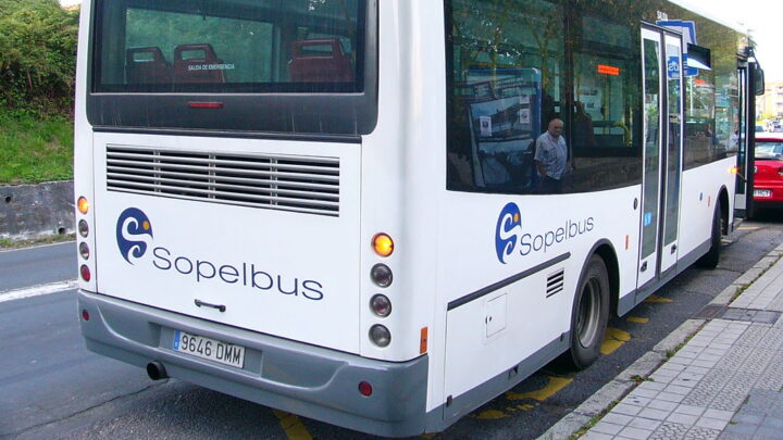 Sopelbus amplia su horario para mejorar la conexión entre el Metro de Larrabasterra y Arrietara y Atxabiribil