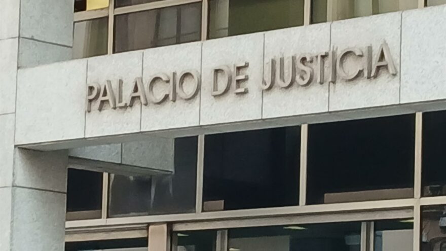 El acusado del crimen en un bar de Bilbao en 2022 reconoce que mató a su pareja y que la maltrataba