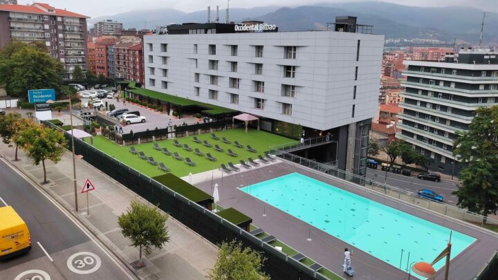 Establecimientos hoteleros vascos aumentaron en marzo un 16,5% las entradas de turistas y un 19,5% las pernoctaciones