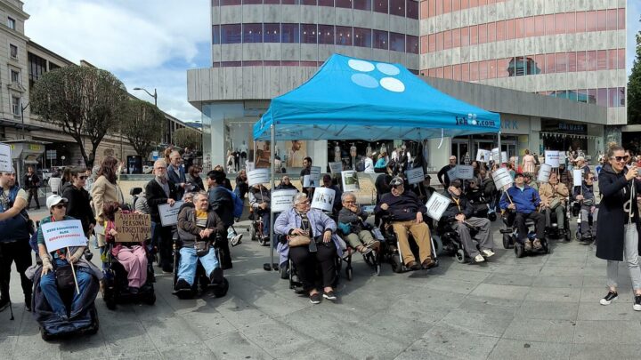 Fekoor reclama en una concentración en Bilbao el derecho de las personas con discapacidad a la asistencia personal