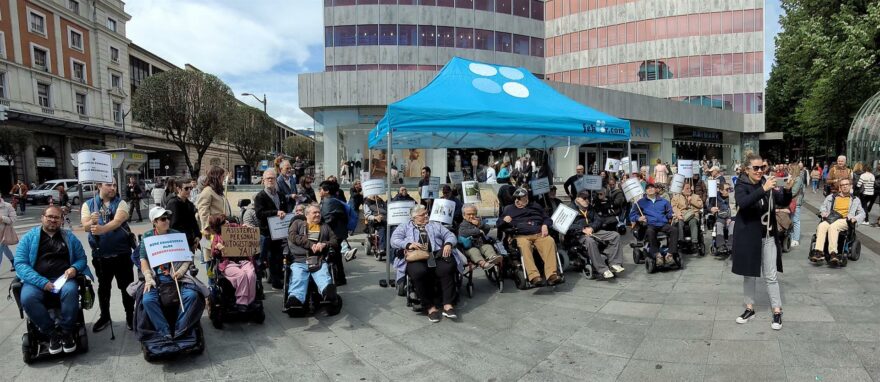 Fekoor reclama en una concentración en Bilbao el derecho de las personas con discapacidad a la asistencia personal