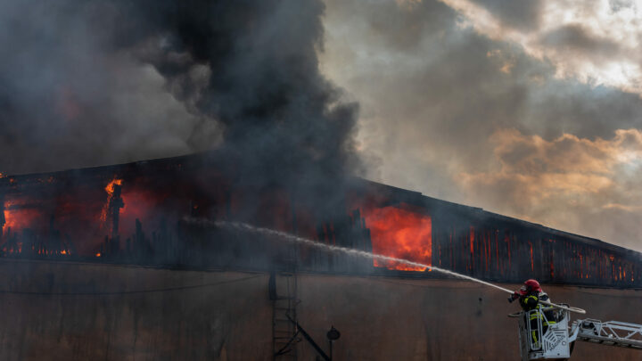 Cuatro evacuados por el incendio de una vivienda en Bermeo