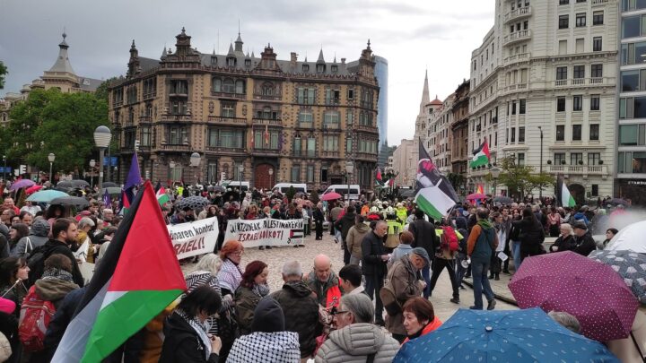 Cientos de personas se concentran en Bilbao en favor de Palestina