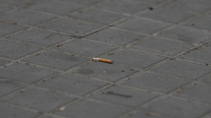 Recogen cerca de 2.800 colillas en Bilbao para sensibilizar sobre el impacto del tabaco en la salud