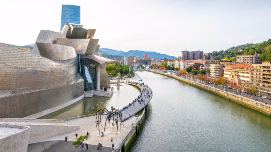 El Guggenheim amplía su horario en verano