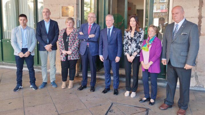 El lehendakari Iñigo Urkullu visita la sede de Euskaltzaindia: el euskera como Europa «no tiene límites»