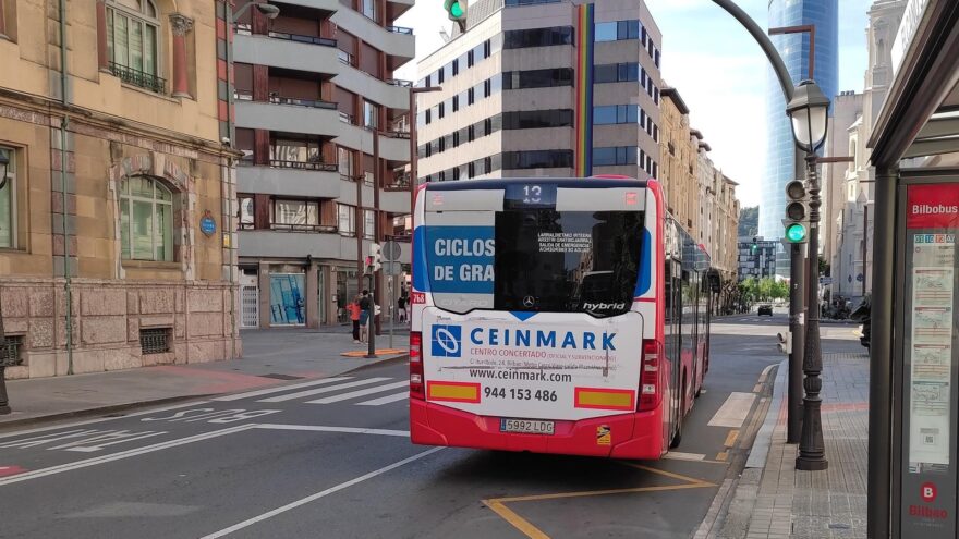 El transporte urbano por autobús crece en Euskadi un 4,9% en abril pero cae un 13,5 interanual en Bilbao