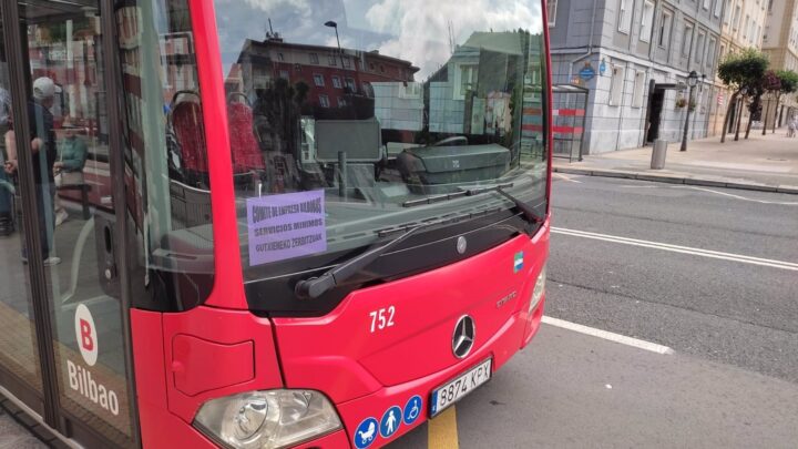 Bilbobus sumaba este miércoles 26 autobuses a los 38 que ya prestaban servicios mínimos