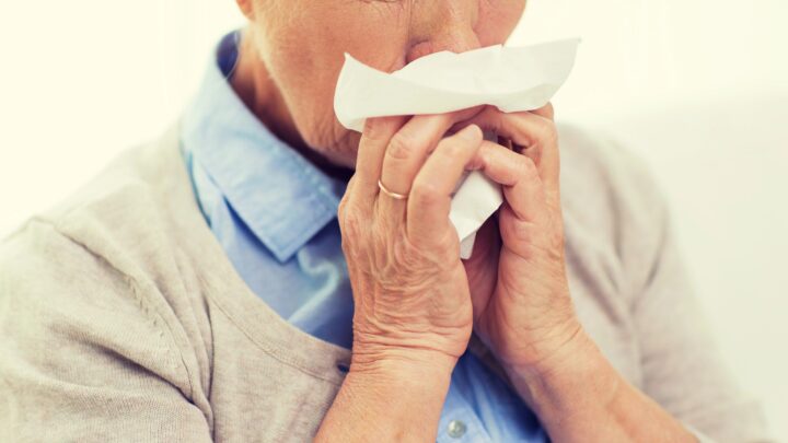 Aumento de contagios por Covid: «Los virus respiratorios también circulan en verano»