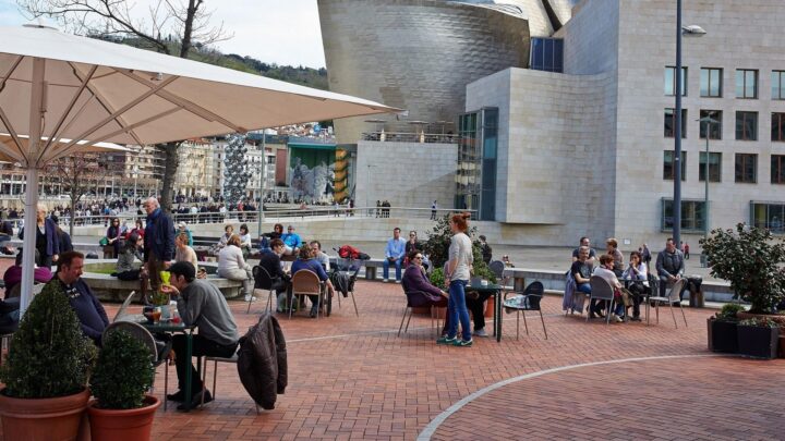 Bilbao autoriza 90 terrazas para este verano: 79 durante todo el mes de agosto y 11 en Aste Nagusia