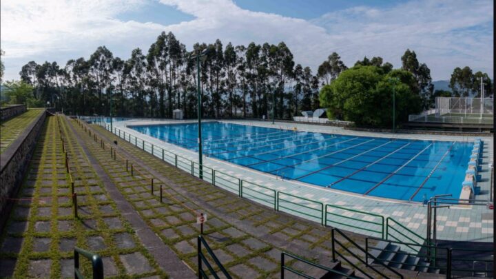 Reabren las piscinas exteriores tras la huelga: «A ver si nos pegamos un bañito»