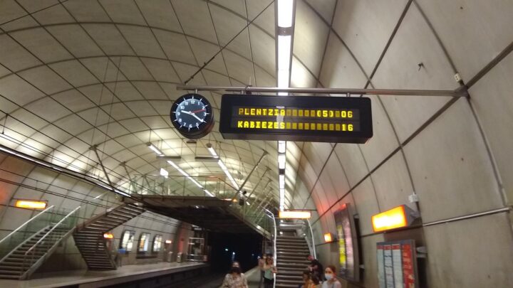 Restablecido el servicio de Metro Bilbao entre Leioa e Ibarbengoa tras reparar la avería en la catenaria