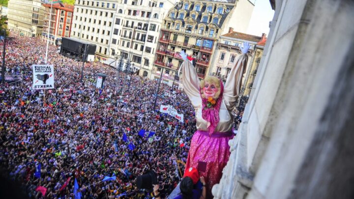 Destapamos luces y sombras tras la Aste Nagusia: «La gente cagando, meando y vomitando en la calle»