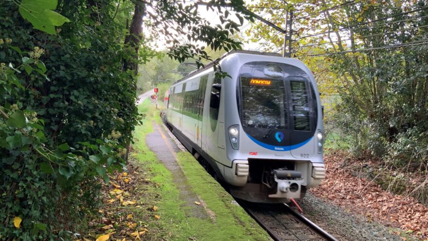 El horario de invierno del servicio de ferrocarril y metro de Euskotren entrará en vigor este lunes