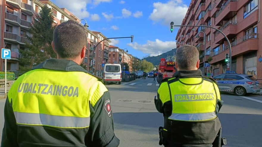 Fallece el hombre que se arrojó al vacío tras apuñalar a sus padres en Bilbao