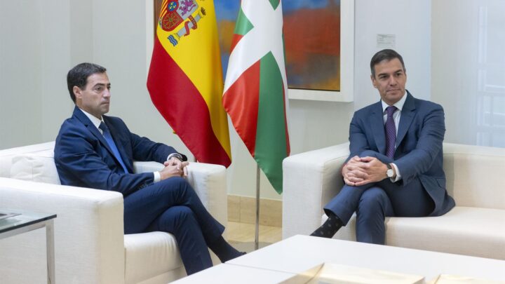 Sánchez se compromete a agilizar los informes del TAV tras perdirle Pradales que acelere su llegada a Euskadi