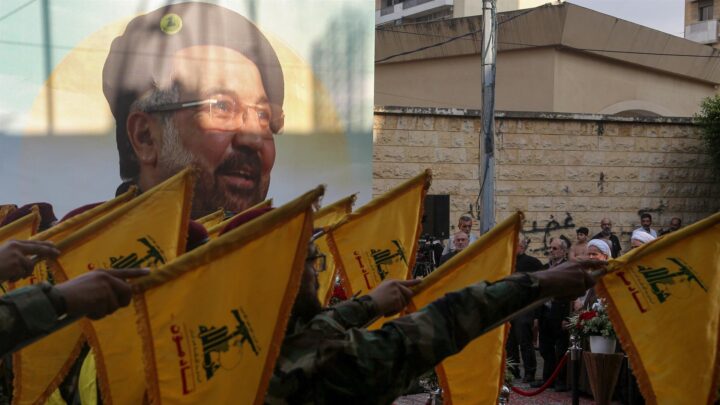 Los explosivos en los «busca» de Hezbollah no alarman pero los expertos admiten: «Objetivamente sí puede pasar»