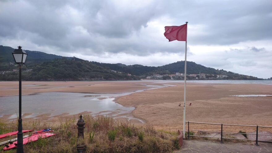 Baño prohibido en Las Arenas, Ereaga, Arrigunaga, Arriatera-Atxabiribil, Plentzia y Gorliz por mala calidad del agua