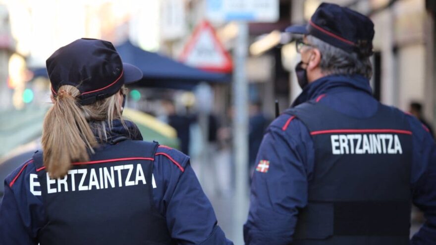 Dos individuos agreden a un anciano en Barakaldo para robarle un reloj