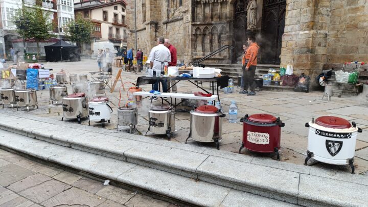 Balmaseda reconoce a las mujeres en su tradicional día de putxeras