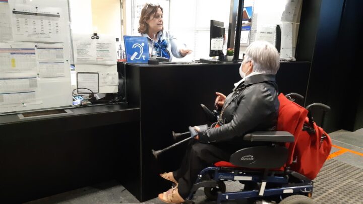 Elkartean demanda mejoras en la accesibilidad del transporte público de autobús en Euskadi