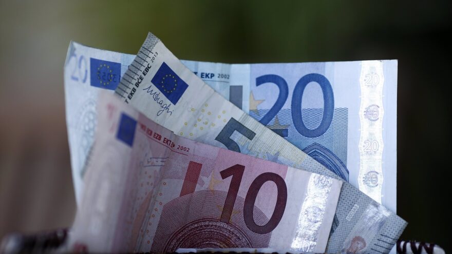 El salario medio en Euskadi fue de 2.744 euros en 2024