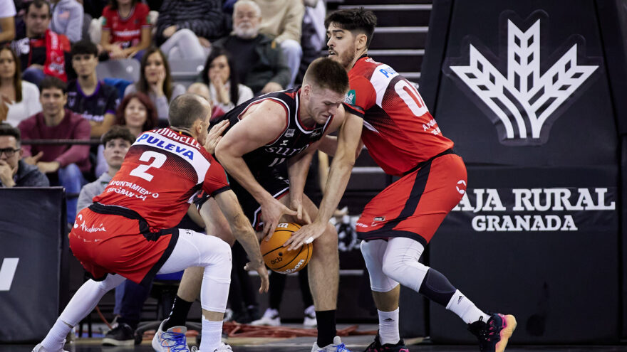 El Surne Bilbao Basket busca un triunfo clave ante el Covirán Granada para alejarse del descenso