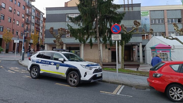 El Ayuntamiento de Etxebarri se siente «víctima» del falso policía: «Nos hemos sentido engañados»