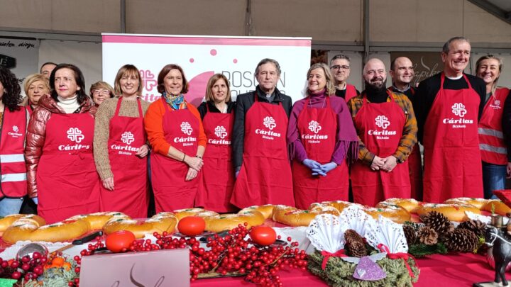 Un roscón solidario y de récord abarrota la Plaza Nueva