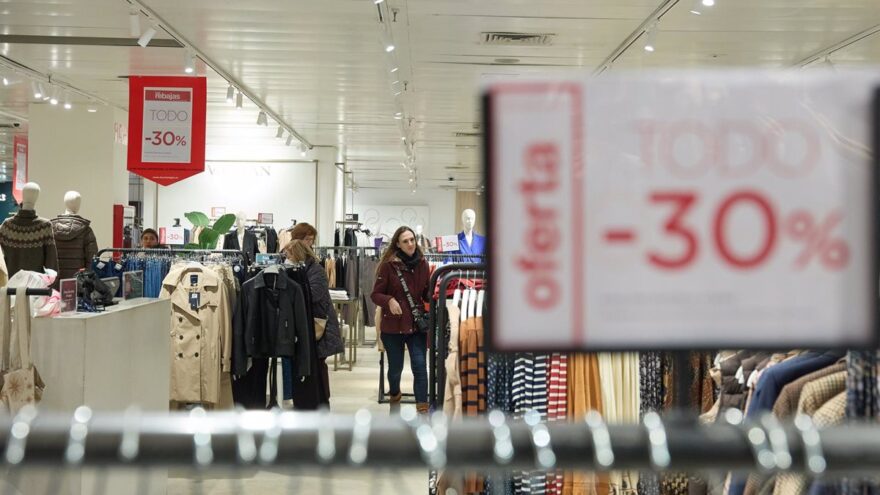 Koldo Navascues ha compartido útiles recomendaciones para sacar el máximo provecho a las rebajas y hacer compras responsables