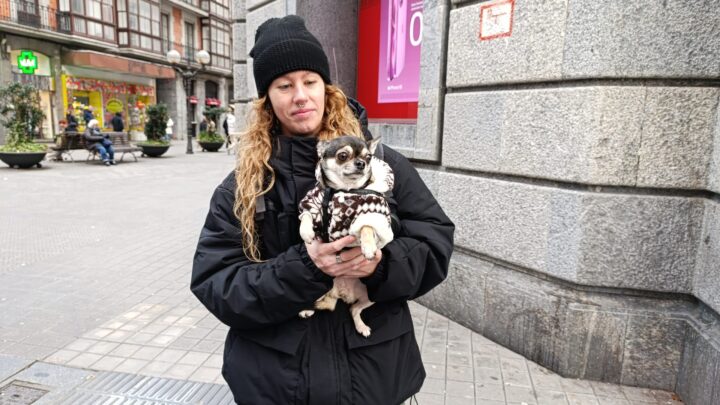 Los perros grandes también quieren viajar en Metro Bilbao