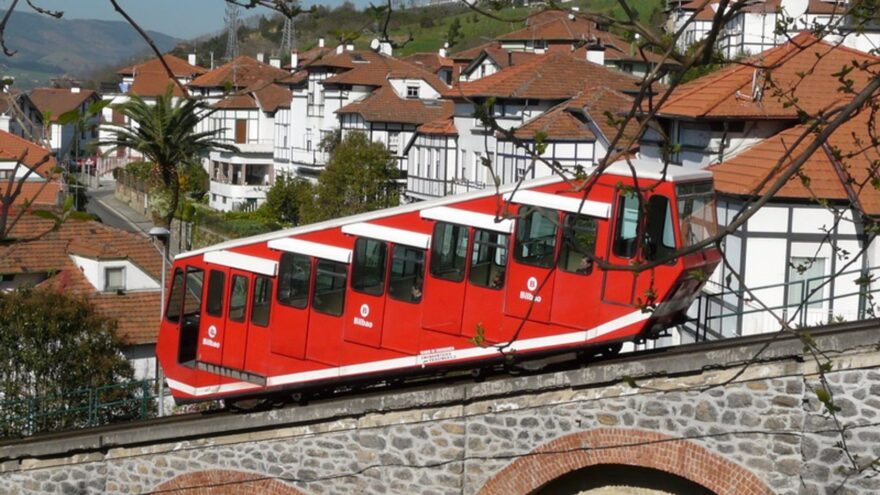 La lanzadera por la parada del funicular de Artxanda cambia de horario