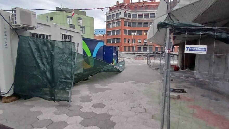 Cerca de 200 incidencias por fuertes rachas de viento en Euskadi