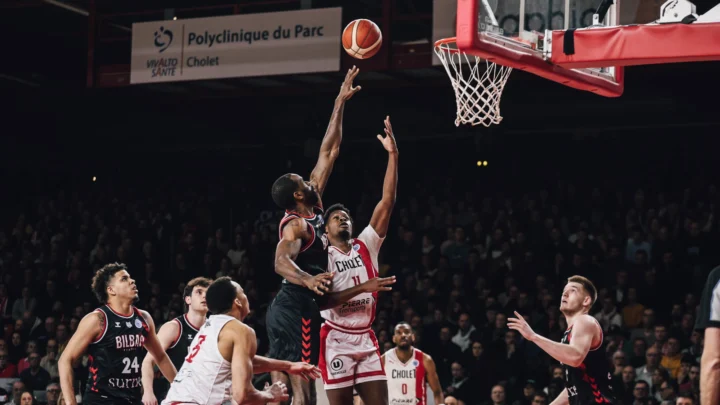 Bilbao Basket deja de ser invicto ante un Cholet que se queda como líder (82-75)