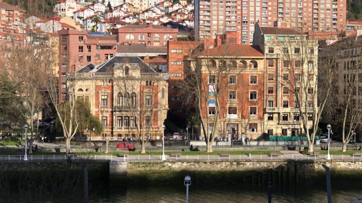 El Ayuntamiento de Bilbao rechaza las «malas prácticas» del grupo empresarial del colegio Scientia