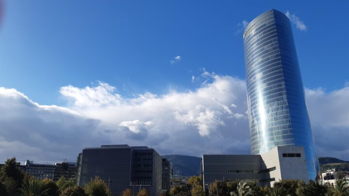 El tiempo este jueves en Bizkaia: nubes bajas y descenso de las temperaturas