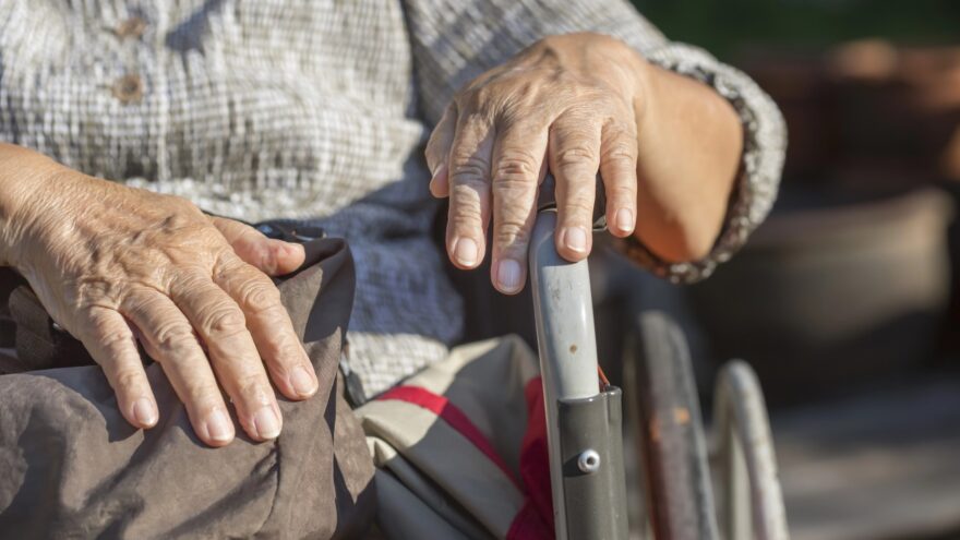 Ortuella lanza un programa para combatir la soledad no deseada en mayores de 80 años