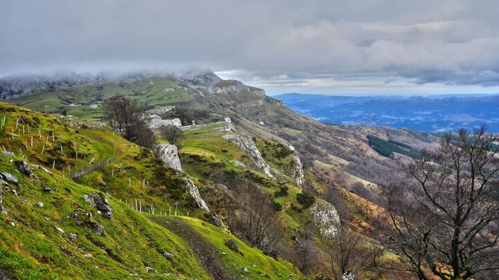 Senderos de Bizkaia: las 10 mejores rutas según la IA