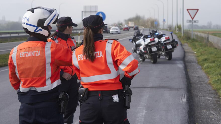 La Ertzaintza intensifica los controles de velocidad en Euskadi