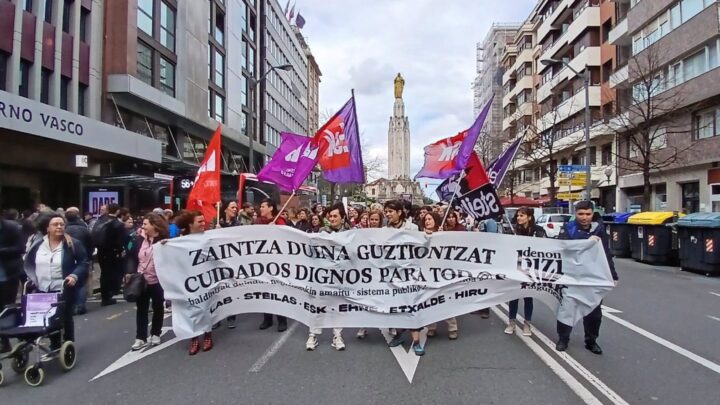 Cientos de personas se movilizan en Bilbao por un sistema de cuidados digno