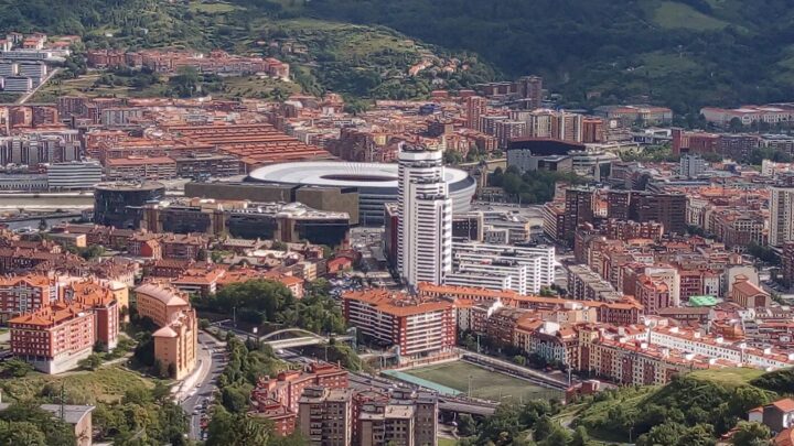 El PIB de Euskadi crece un 2,2% en 2024 y el empleo aumenta un 1,8%