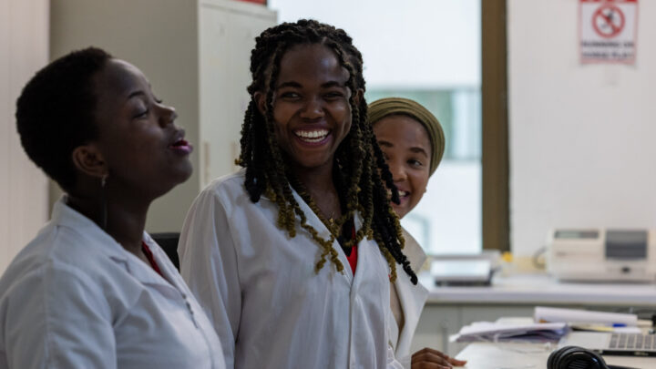 ‘Mujeres en la ciencia, Voces de cambio’: la historia de ocho científicas africanas