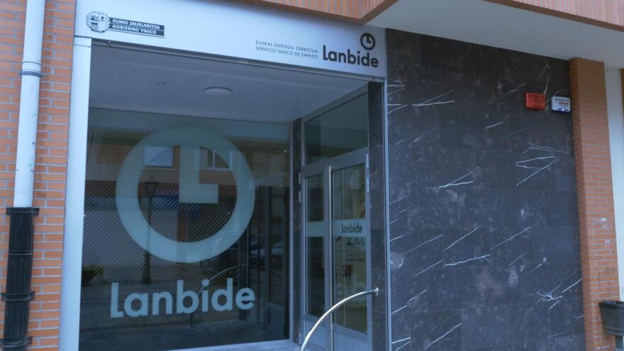 Euskadi mantiene su tasa de paro en el 7% con 1.300 parados y 5.400 ocupados menos