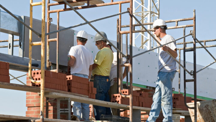 Seguridad y salud laboral a pie de calle: «Sin prisas y con mucho cuidado, siempre»