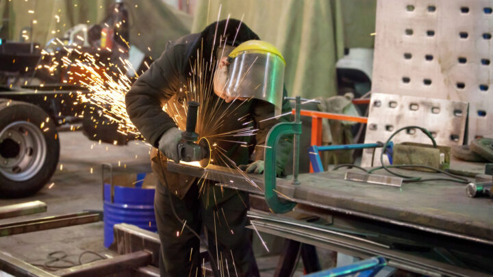 La industria siderúrgica y la naval son las más expuestas al ruido en Euskadi