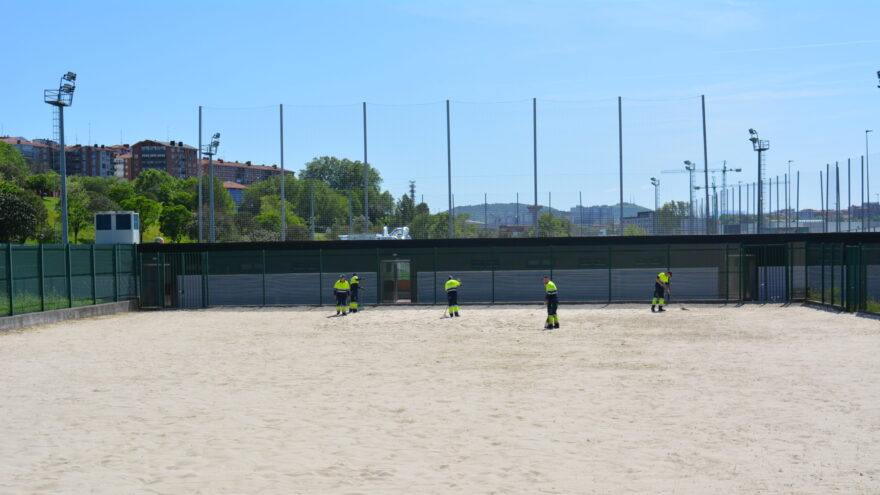 Sestao invierte 19.000 euros en mejorar el campo de arena de Galindo