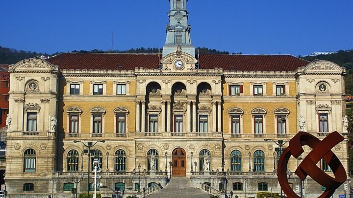 Bilbao pondrá en vigor la nueva tasa de basuras pero congela los tributos municipales