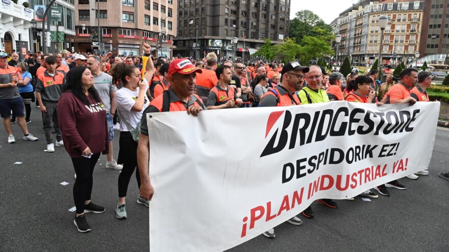 Nueva jornada de huelga en Bridgestone Basauri con seguimiento total