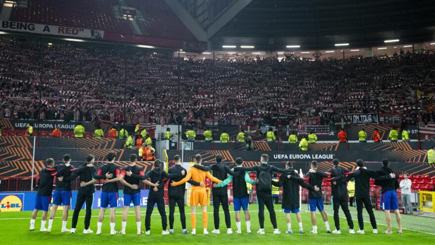 Más de 50 socios del Athletic Club han denunciado haber sufrido abusos y maltrato durante su visita a Old Trafford.