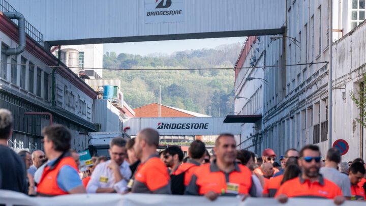 Trabajadores de Bridgestone votan en referéndum la última propuesta de ERE